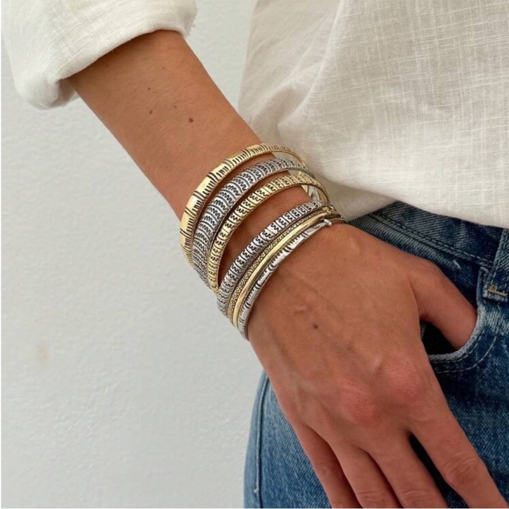Two-Tone Fish Motif Bangle Bracelet Set - Picture 2 of 5